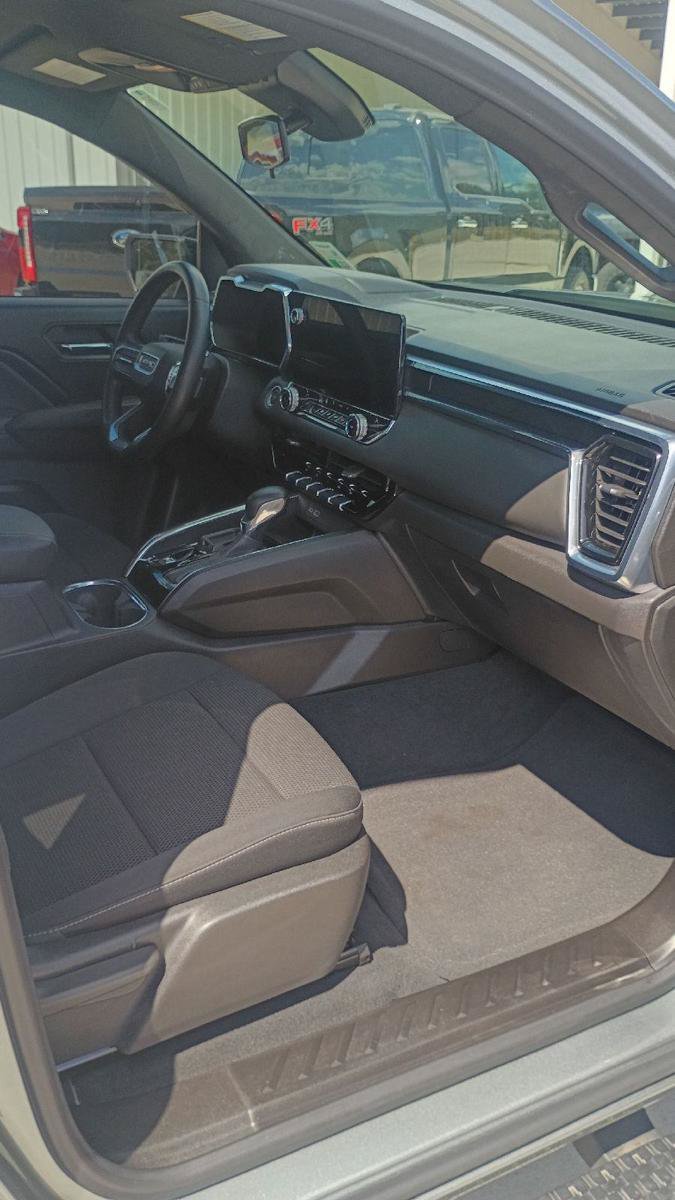 Used 2025 GMC Canyon Elevation RWD image 20