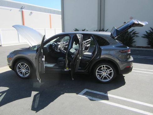 Used 2019 Porsche Cayenne AWD/4WD image 10