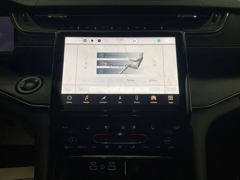 Used 2023 Jeep Grand Cherokee Overland image 16