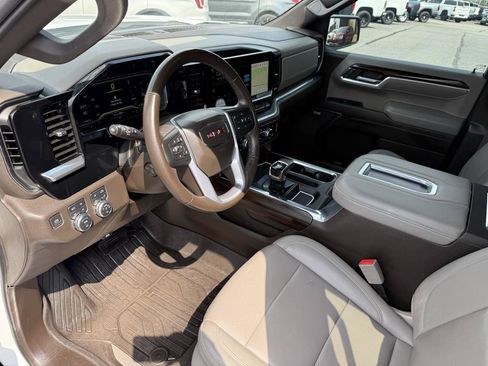 Used 2022 GMC Sierra 1500 SLT w/ SLT Premium Package AWD/4WD image 14