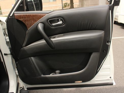 Used 2020 Nissan Armada SL w/ Premium Package RWD image 19