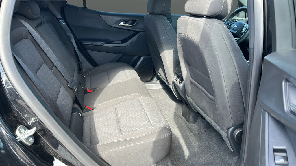 Used 2026 Chevrolet Equinox LT AWD/4WD image 17