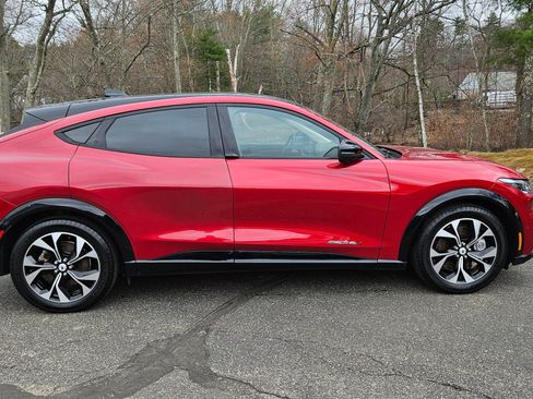 Used 2023 Ford Mustang Mach-E Premium image 4