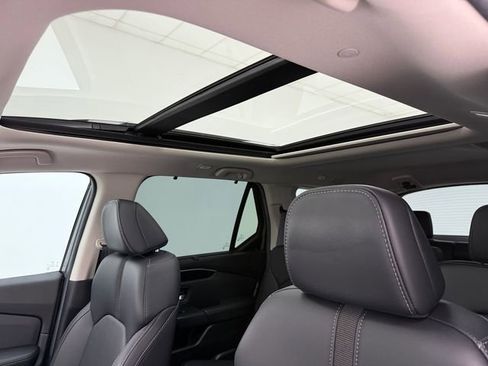 Used 2025 Honda Pilot Touring image 25