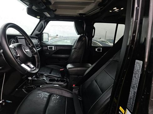 Used 2023 Jeep Wrangler Unlimited Sahara w/ Cold Weather Group image 6