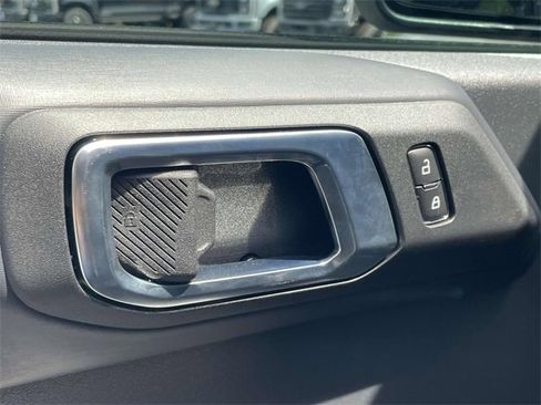 New 2025 Ford Bronco Badlands image 13