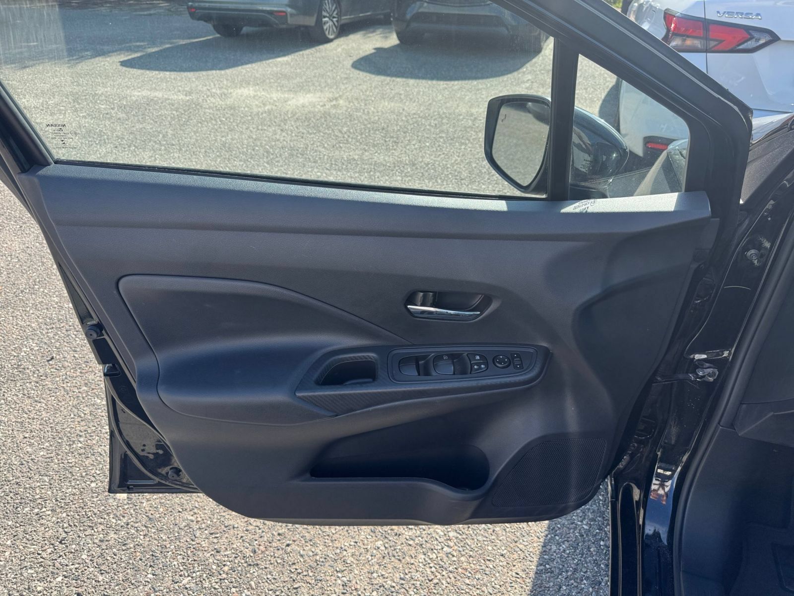 Used 2025 Nissan Versa SV FWD image 18
