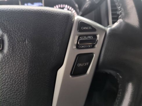 Used 2018 Nissan Titan SV w/ SV Convenience Package image 33