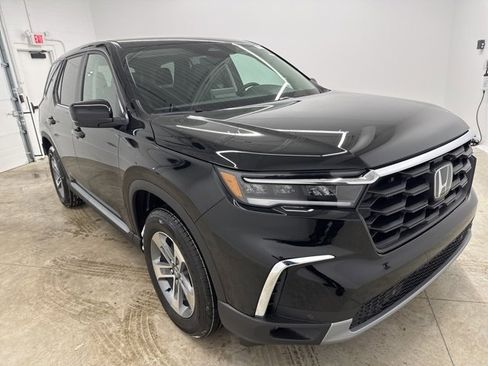 New 2025 Honda Pilot EX-L image 3