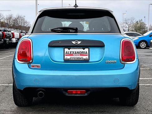 Used 2016 MINI Cooper 4-Door Hardtop image 4
