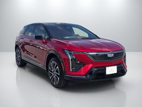 Used 2025 Cadillac Optiq Sport 1 AWD/4WD image 4