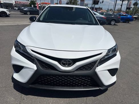 Used 2020 Toyota Camry SE FWD image 3