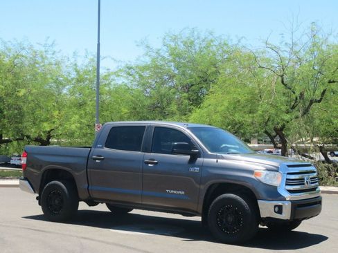 Used 2016 Toyota Tundra SR5 AWD/4WD image 4