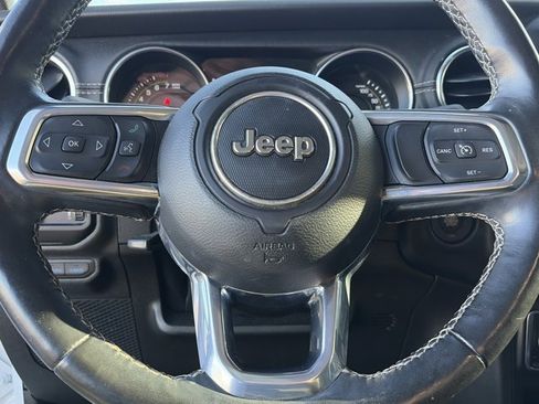 Used 2023 Jeep Wrangler Unlimited Sahara w/ Cold Weather Group image 16