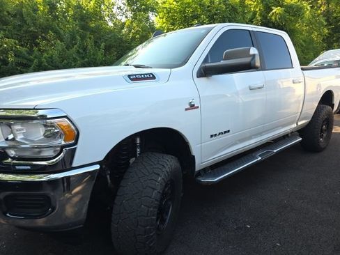 Used 2022 RAM 2500 Big Horn AWD/4WD image 18