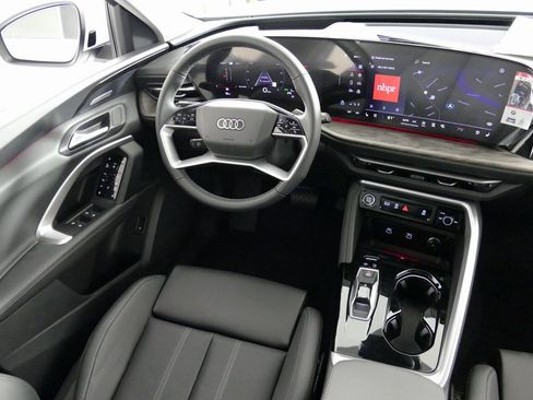 New 2025 Audi Q5 Premium Plus image 23