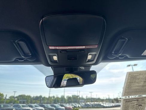 Used 2025 Toyota Camry SE w/ Convenience Package FWD image 24