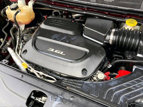 Used 2018 Chrysler Pacifica Limited w/ Tire & Wheel Group image 31