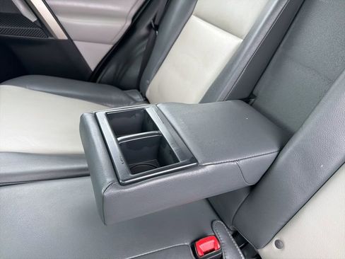 Used 2013 Toyota RAV4 Limited image 35