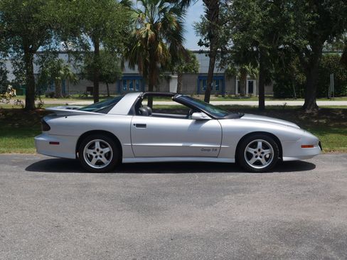 Used 1997 Pontiac Firebird Trans Am RWD image 44