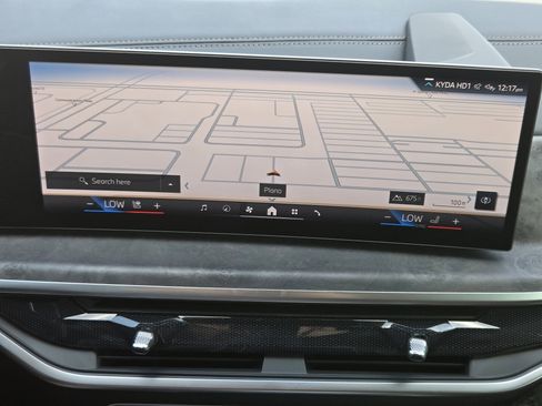 Used 2024 BMW X5 xDrive40i w/ M Sport Package image 14