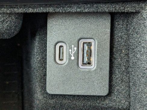 Certified 2023 Lincoln Nautilus Reserve w/ Equipment Group 201A image 22