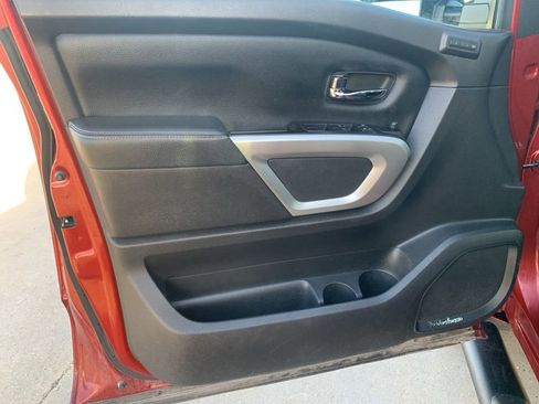 Used 2018 Nissan Titan PRO-4X image 16