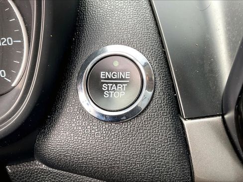 Used 2021 Ford EcoSport SE image 32