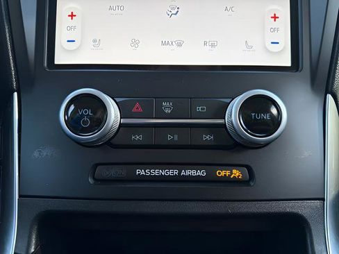 Certified 2022 Ford Edge Titanium AWD/4WD image 21