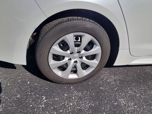 Certified 2025 Toyota Corolla LE image 9