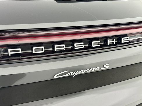 Certified 2025 Porsche Cayenne S AWD/4WD image 35