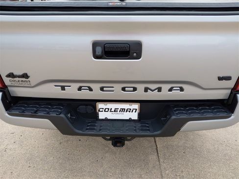 Used 2022 Toyota Tacoma SR image 21