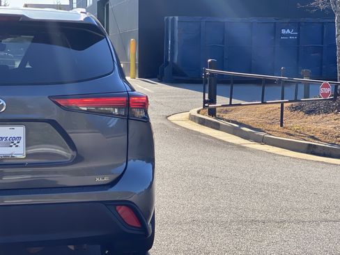 Used 2022 Toyota Highlander XLE image 62