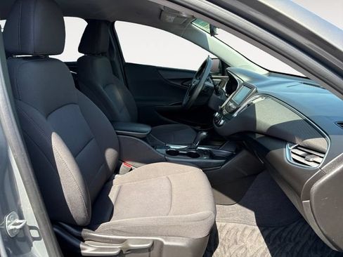 Used 2018 Chevrolet Malibu LT FWD image 15