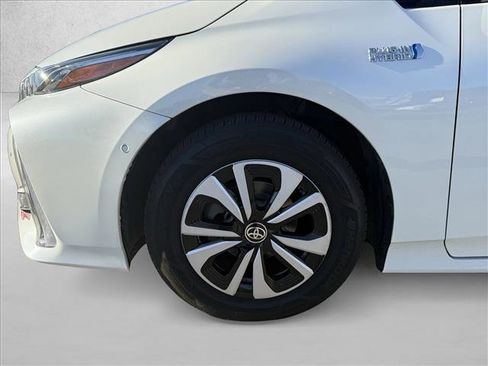 Used 2017 Toyota Prius Prime Advanced image 20