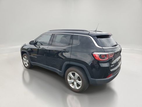 Used 2017 Jeep Compass Latitude w/ Popular Equipment Group AWD/4WD image 4