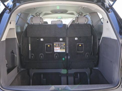 Used 2024 Toyota Sienna LE image 14