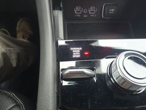 Certified 2024 Jeep Grand Cherokee Limited w/ Luxury Tech Group II image 25