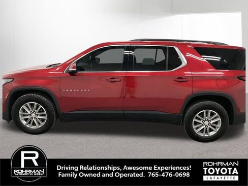 Used 2022 Chevrolet Traverse LT FWD image 3