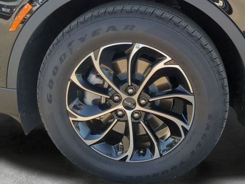New 2026 Lincoln Nautilus Premier AWD/4WD image 9