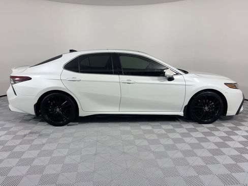 Used 2022 Toyota Camry XSE image 8