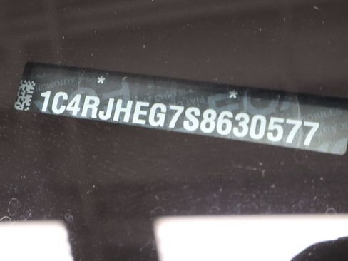 Used 2025 Jeep Grand Cherokee Summit AWD/4WD image 36