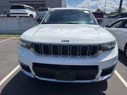 Used 2023 Jeep Grand Cherokee L Limited AWD/4WD image 3