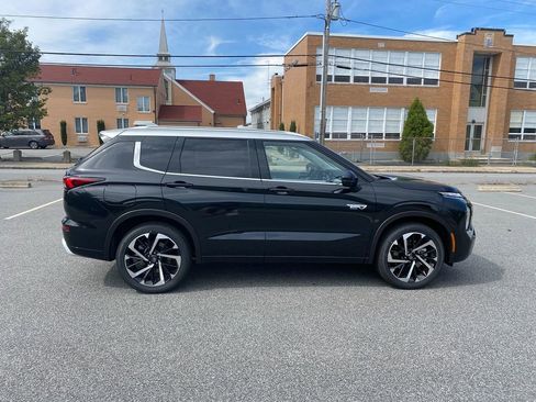New 2025 Mitsubishi Outlander SEL image 4