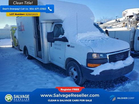 Used 2019 GMC Savana 3500 Extended w/ Driver Convenience Package image 5