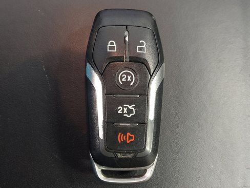 Used 2017 Ford Explorer Platinum AWD/4WD image 32