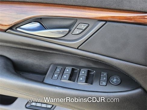 Used 2015 Cadillac Escalade Luxury image 30