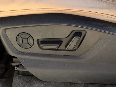 Used 2021 Audi Q8 Prestige w/ Prestige Package image 26