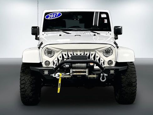Used 2017 Jeep Wrangler Unlimited Sahara AWD/4WD image 2