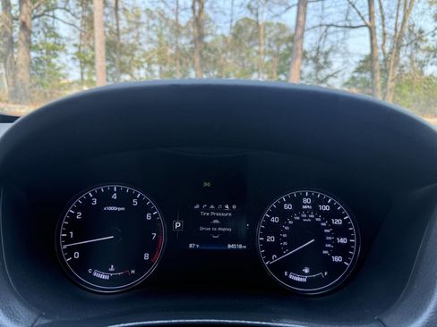 Used 2017 Genesis G80 3.8 RWD image 22